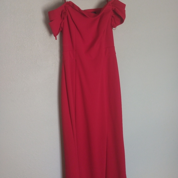Off-Shoulder Red Evening Gown - Picture 15 of 16